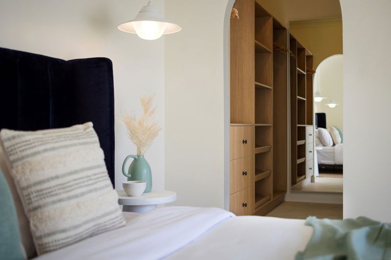 Kirra Dreaming (luxury beachfront home with pool)