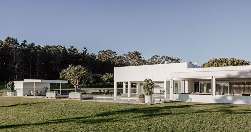 Amelika - luxury 25 acre estate with pool