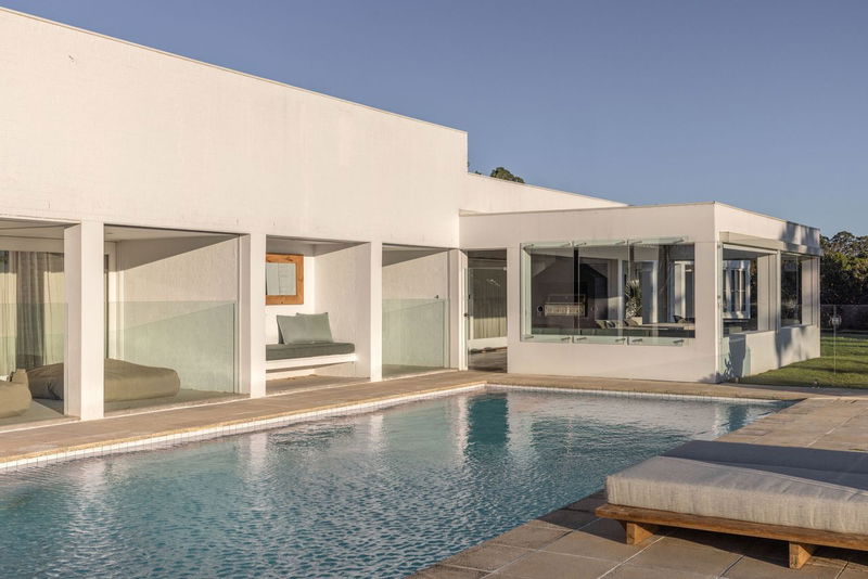 Amelika - luxury 25 acre estate with pool