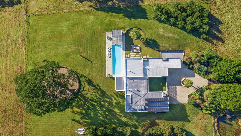 Amelika - luxury 25 acre estate with pool