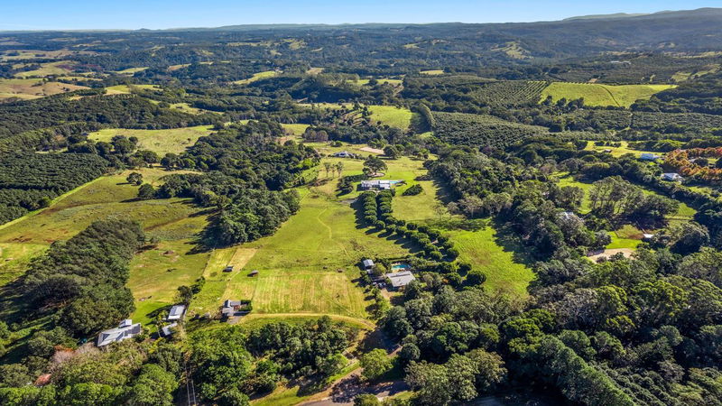 Amelika - luxury 25 acre estate with pool