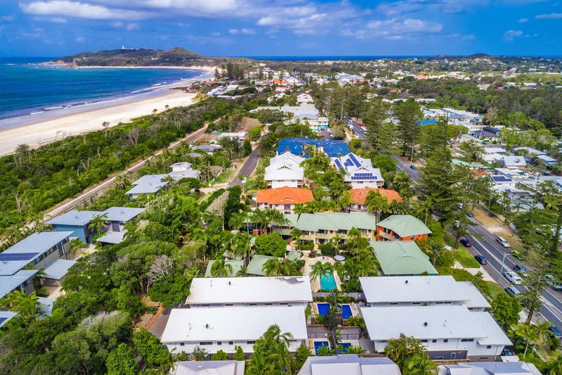 Coconut Palms Villa One - beachside luxury with pool