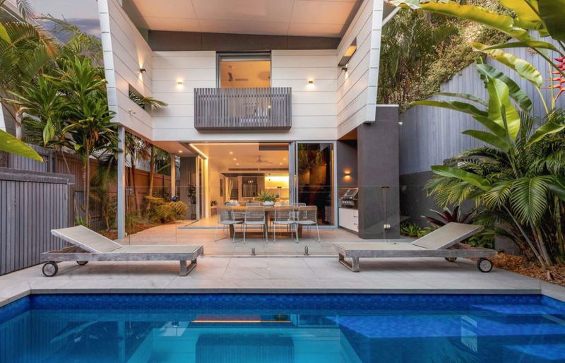 Coconut Palms Villa One - beachside luxury with pool