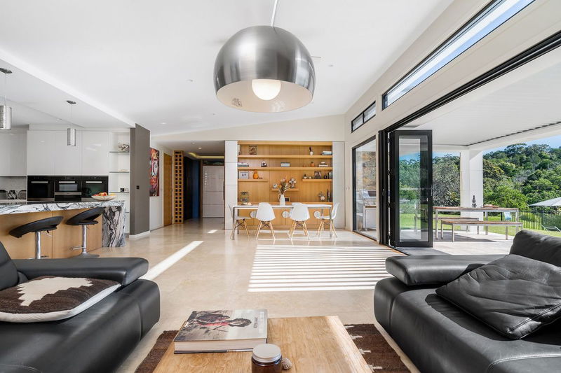 Aurora - Broken Head retreat with pool