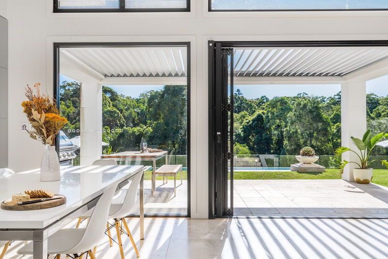 Aurora - Broken Head retreat with pool