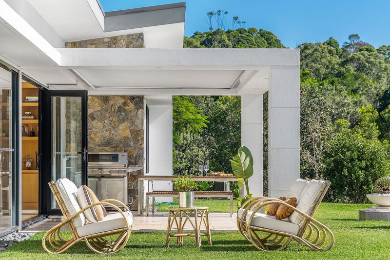 Aurora - Broken Head retreat with pool