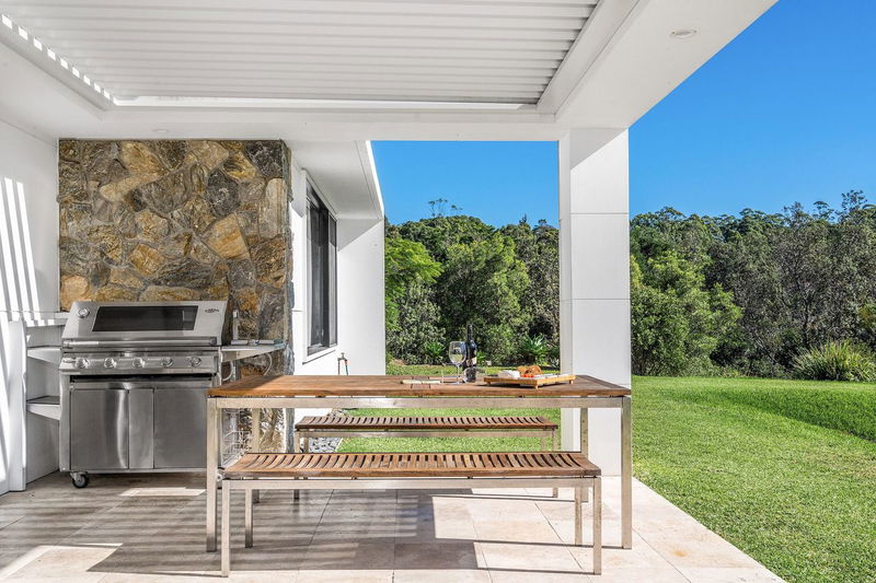 Aurora - Broken Head retreat with pool