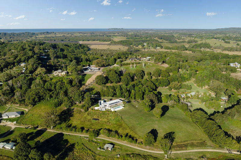 Myocum Retreat - luxury hinterland estate with pool