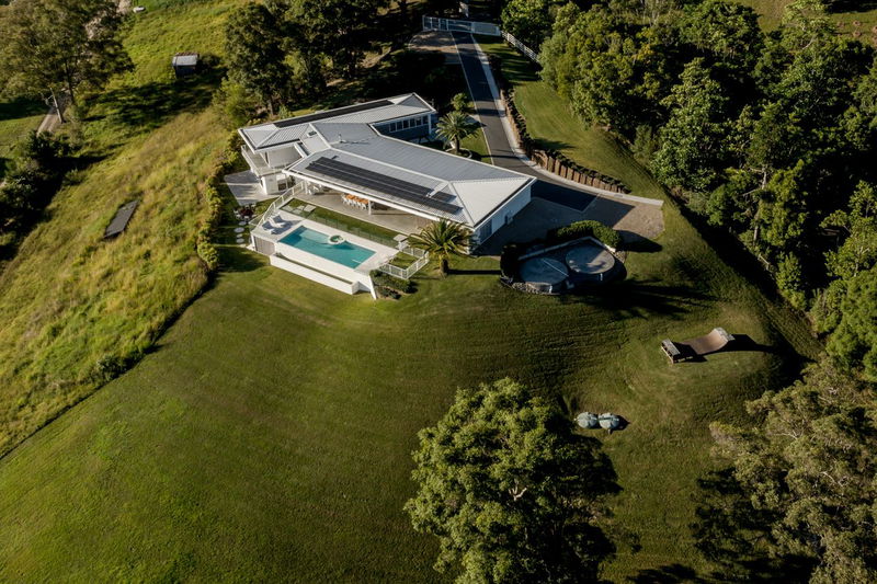Myocum Retreat - luxury hinterland estate with pool