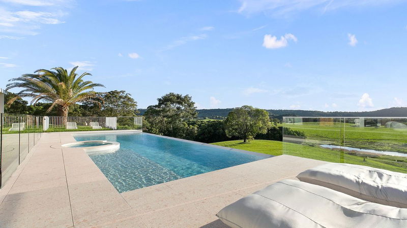 Myocum Retreat - luxury hinterland estate with pool