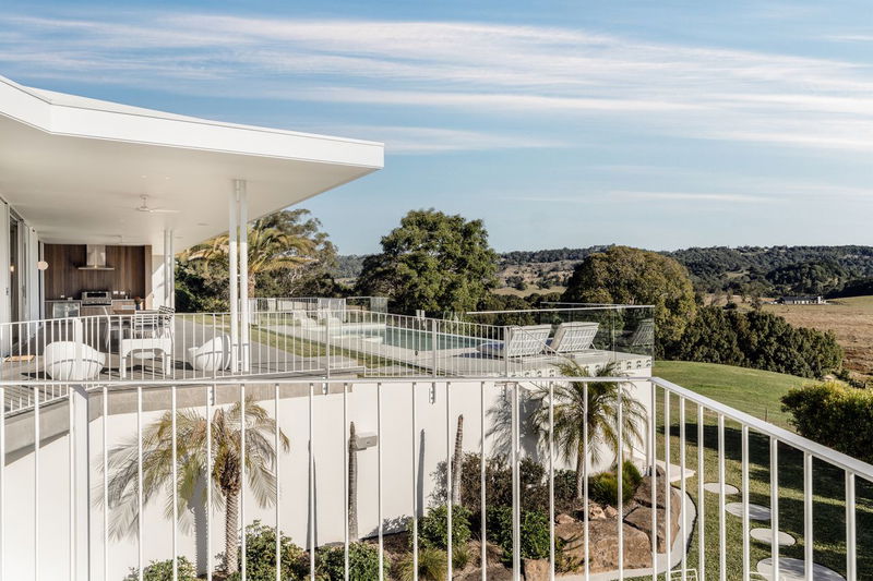 Myocum Retreat - luxury hinterland estate with pool