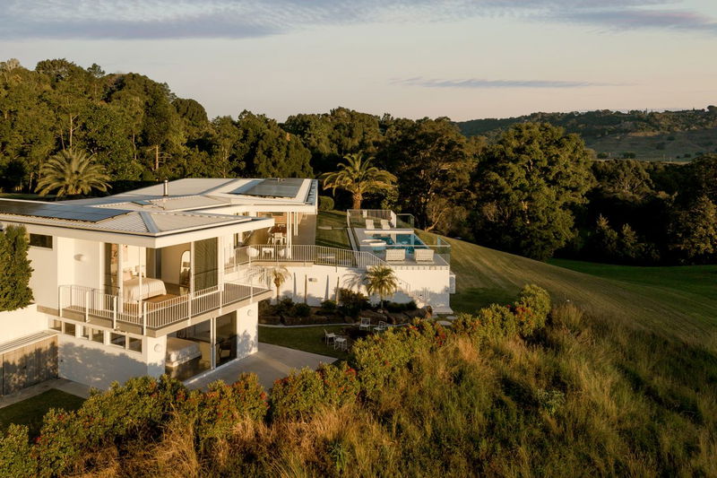 Myocum Retreat - luxury hinterland estate with pool