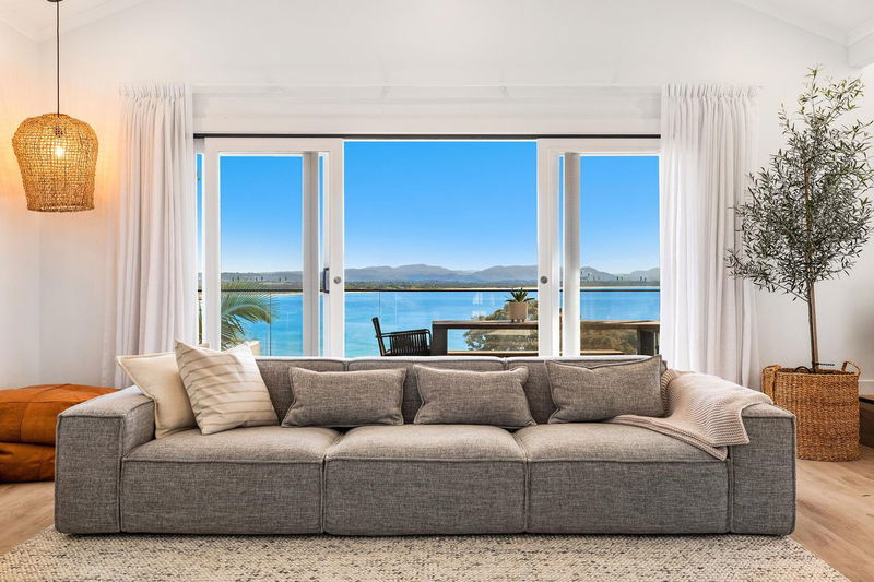 Lighthouse - stunning 5 BR beach house with pool