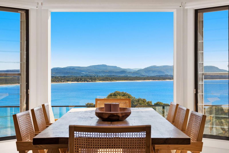 Lighthouse - stunning 5 BR beach house with pool