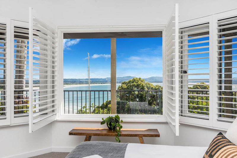 Lighthouse - stunning 5 BR beach house with pool