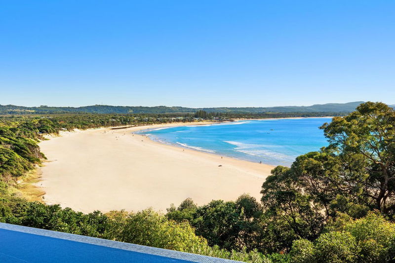 Lighthouse - stunning 5 BR beach house with pool