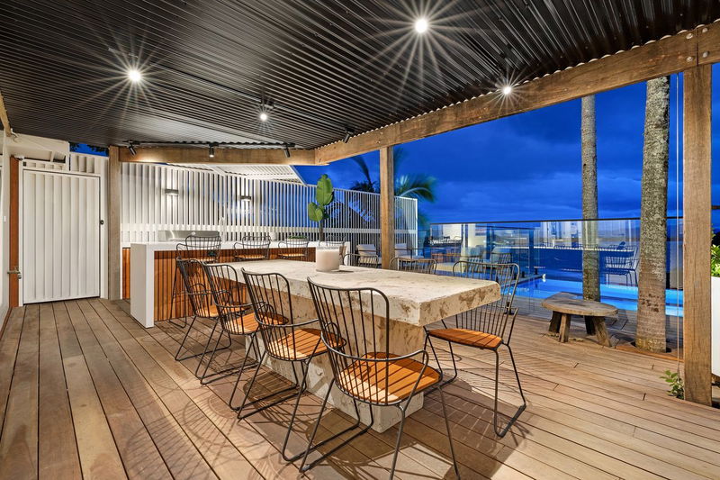 Lighthouse - stunning 5 BR beach house with pool