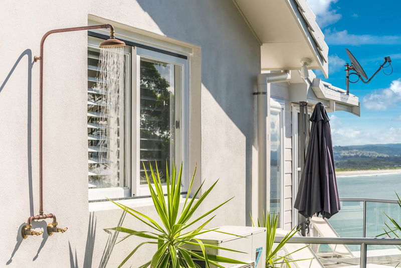 Lighthouse - stunning 5 BR beach house with pool