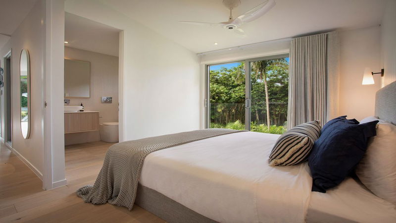 Tallow Treetops - walking distance to beaches