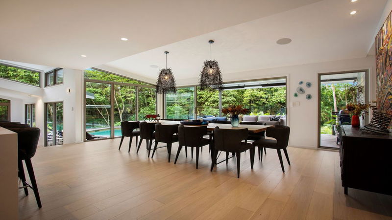 Tallow Treetops - walking distance to beaches