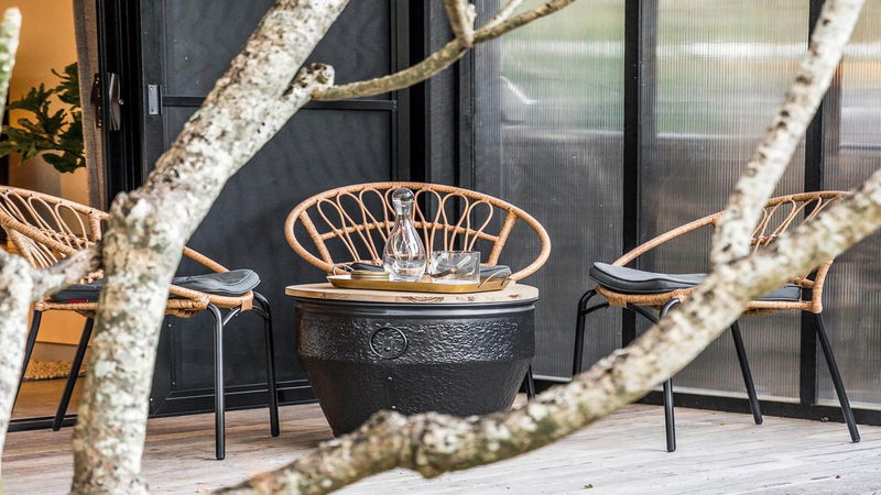 Maluhia - luxury beach house with pool & studio