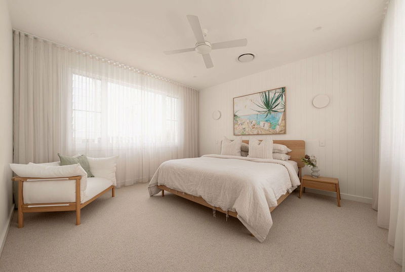 Burleigh Springs (Pool & Walk to the beach)