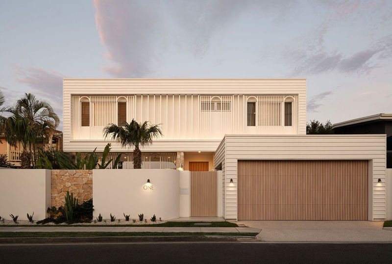 Burleigh Springs (Pool & Walk to the beach)