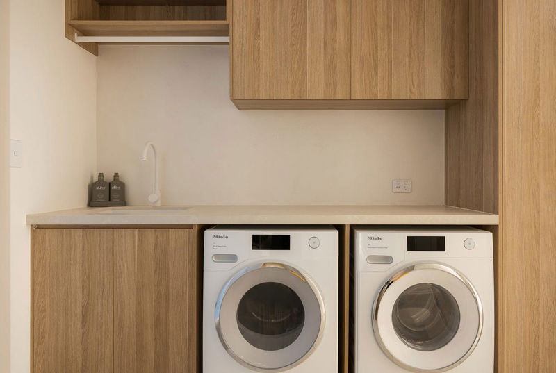 Burleigh Springs (Pool & Walk to the beach)