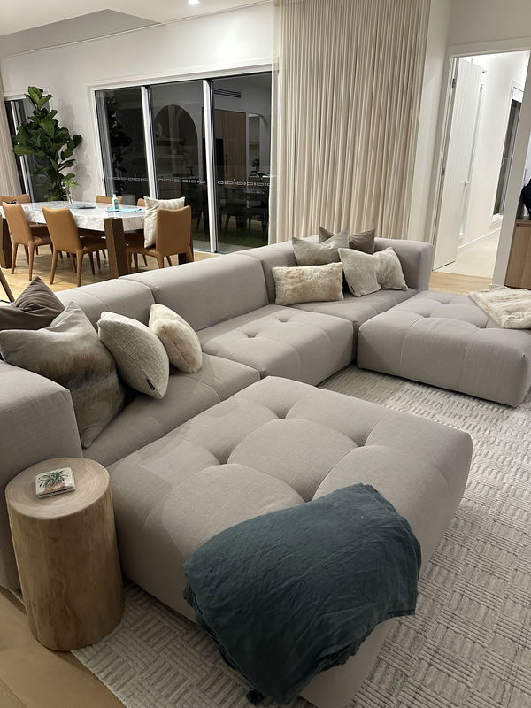 Burleigh Springs (Pool & Walk to the beach)