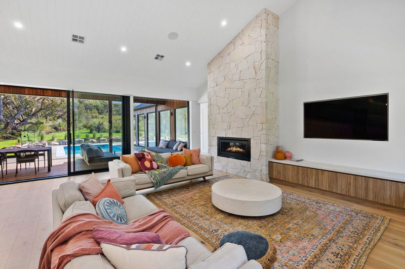 Moggs Luxury Escape