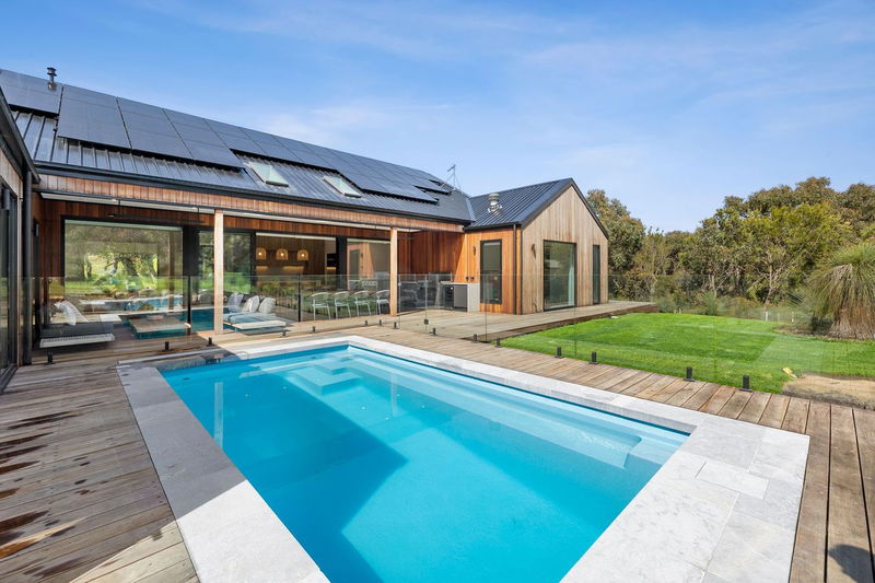 Moggs Luxury Escape