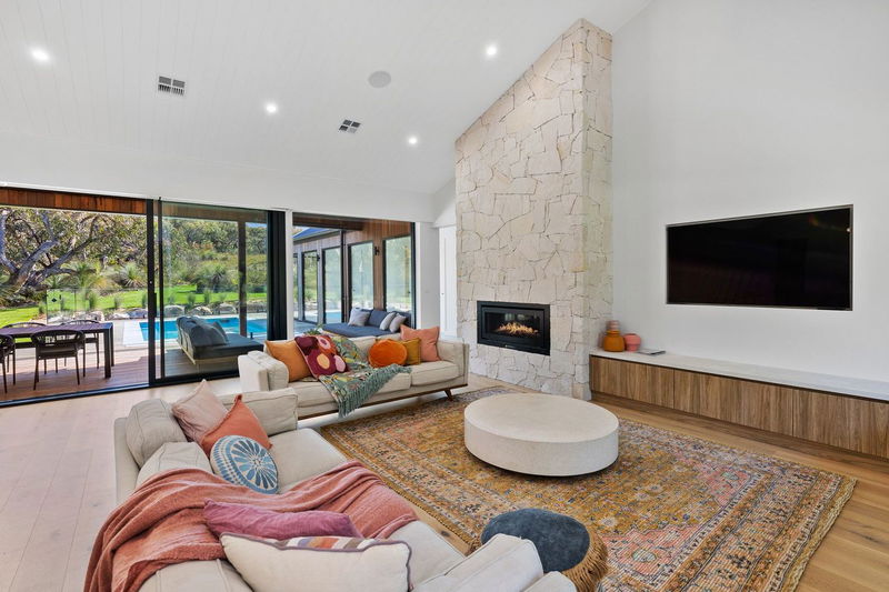 Moggs Luxury Escape