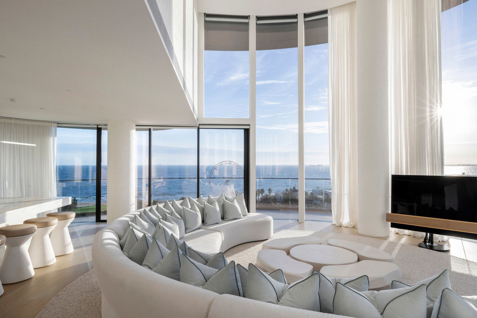 Esplanade St Kilda (Saint Moritz Penthouse)