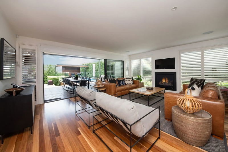 Byron Mount Martha (Luxury Heated Pool and Views)