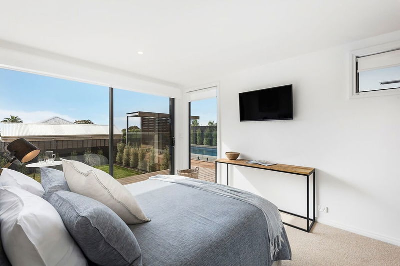 Byron Mount Martha (Luxury Heated Pool and Views)
