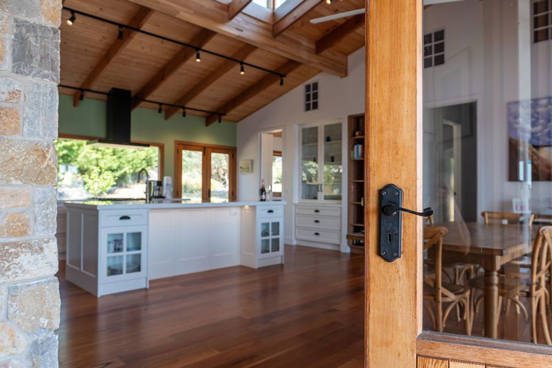 Ian Mount Martha (Pool & Water Views)