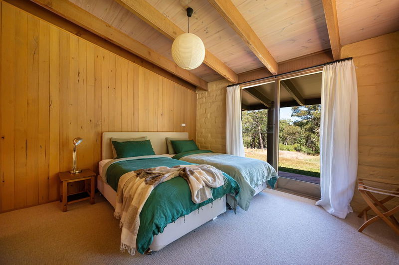 Point Leo Red Hill South (Rural Luxe with Pool)