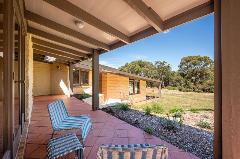 Point Leo Red Hill South (Rural Luxe with Pool)
