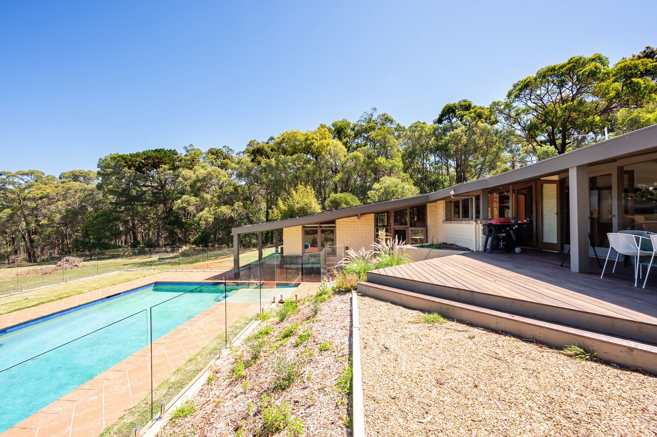 Point Leo Red Hill South (Ironbark) (Red Hill South Hideaway)