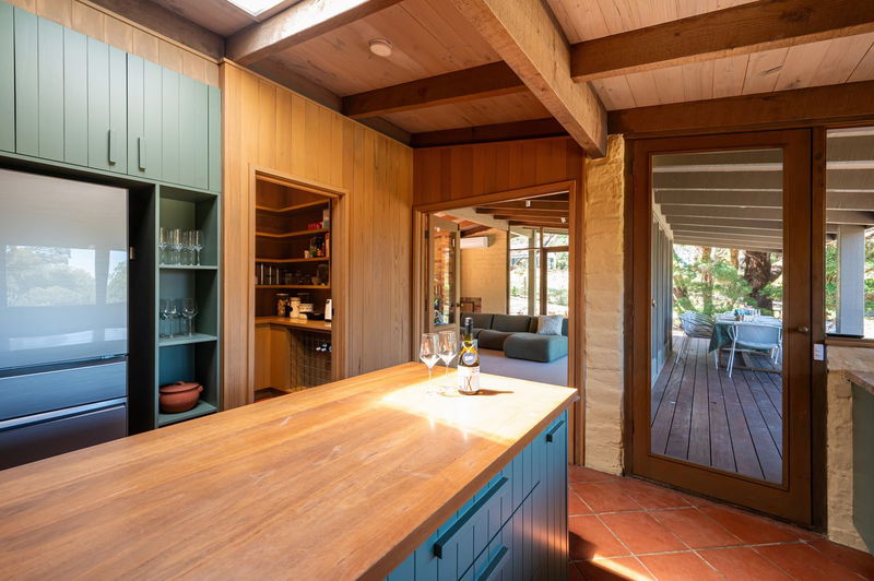 Point Leo Red Hill South (Rural Luxe with Pool)