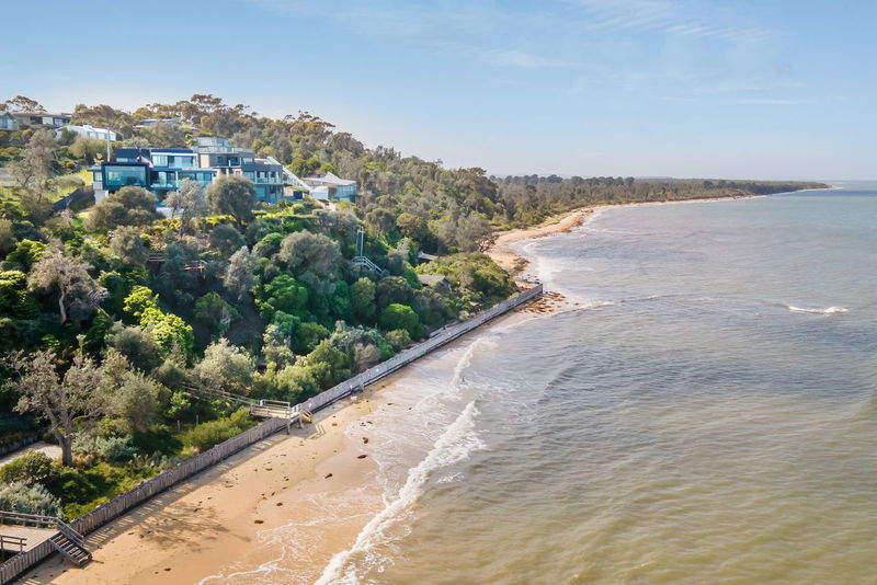 Kelburn Somers (Clifftop Luxury with Pool & Sauna)