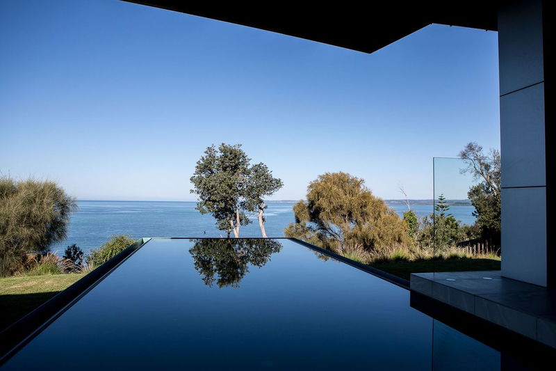 Kelburn Somers (Clifftop Luxury with Pool & Sauna)