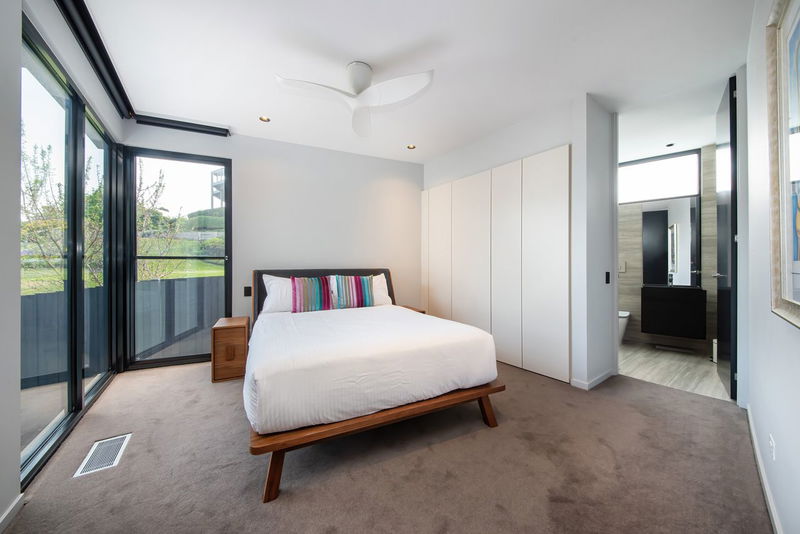 Kelburn Somers (Clifftop Luxury with Pool & Sauna)