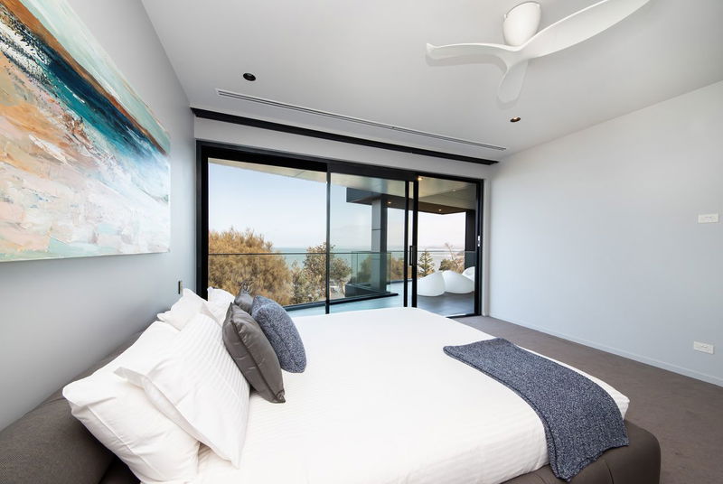 Kelburn Somers (Clifftop Luxury with Pool & Sauna)