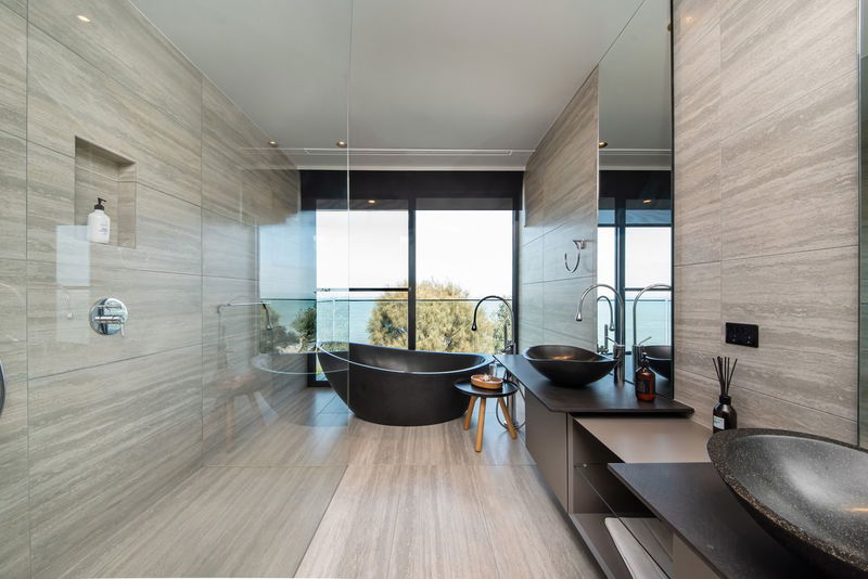 Kelburn Somers (Clifftop Luxury with Pool & Sauna)