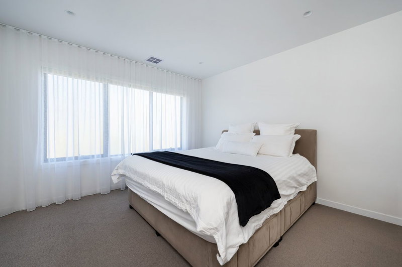 View Mount Eliza (Luxe Modern by the Village)