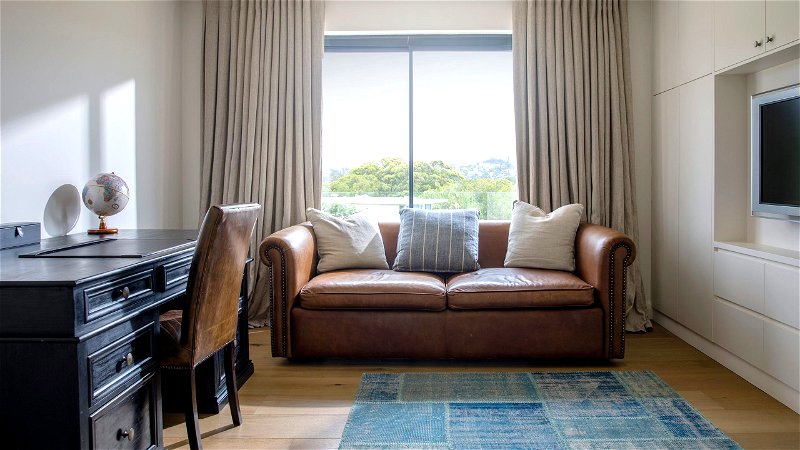 Rose Bay Luxe Penthouse (Walk to Beach)