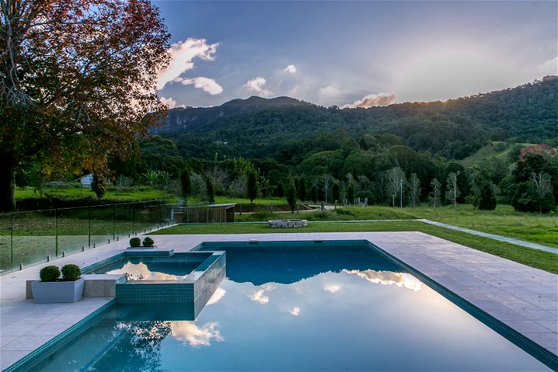 Hillview Homestead
