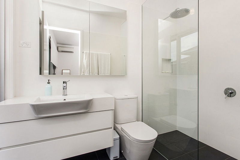 Stonecutters 2 - in the heart of town