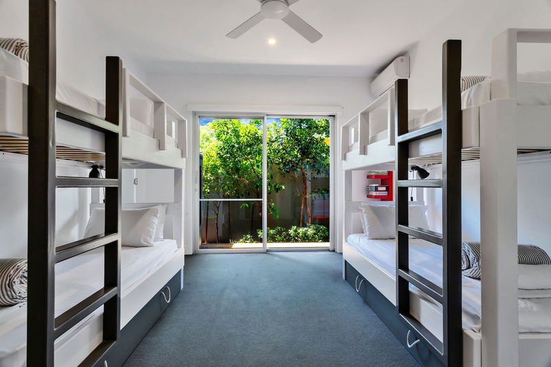 Stonecutters 2 - in the heart of town